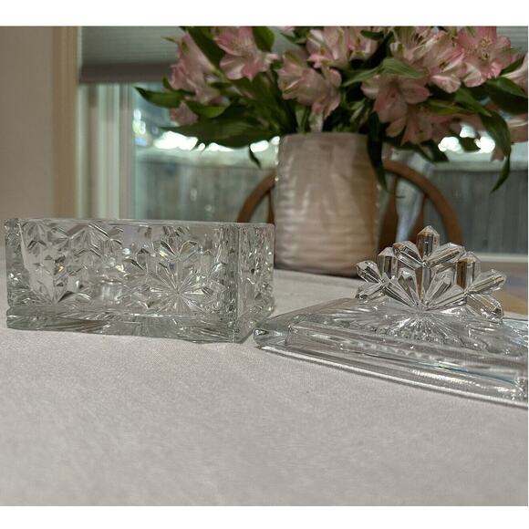 Vintage Luminarc Glass Holiday Candy Trinket Box with Snowflakes Lid - Picture 9 of 13